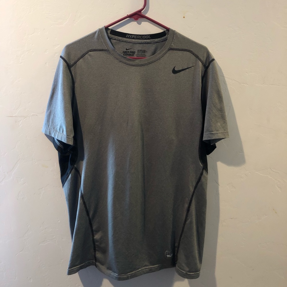 Men’s grey/black  Nike pro combat t shirt sz L
